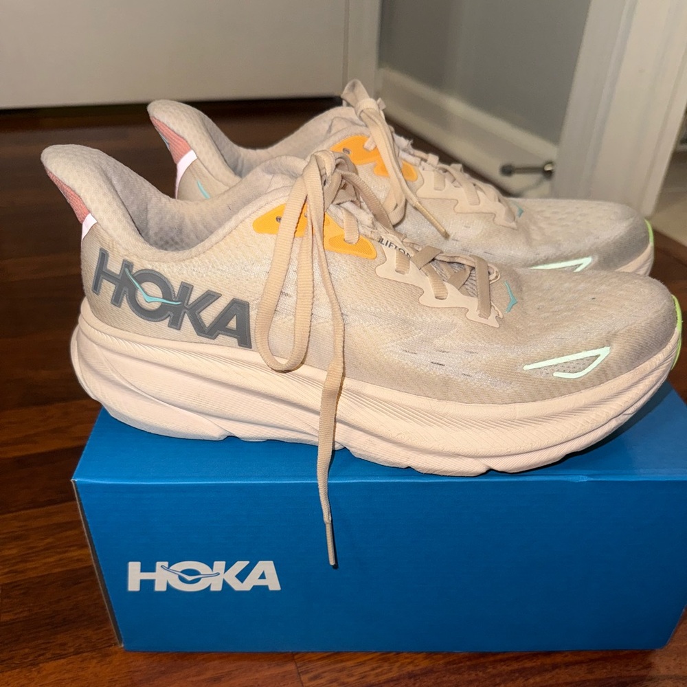 Hoka Clifton 9